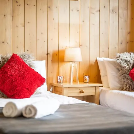 Himalaya , 10 Person With 5 Ensuite Bedrooms And Outdoor Jacuzzi In Centre Meribel
