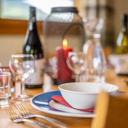 Chalet Himalaya , 10 Person With 5 Ensuite Bedrooms And Outdoor Jacuzzi In Centre Meribel