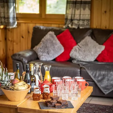 Himalaya , 10 Person With 5 Ensuite Bedrooms And Outdoor Jacuzzi In Centre Meribel