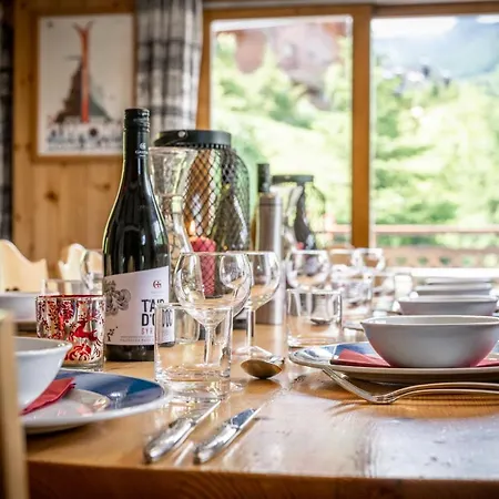 Himalaya , 10 Person With 5 Ensuite Bedrooms And Outdoor Jacuzzi In Centre Meribel